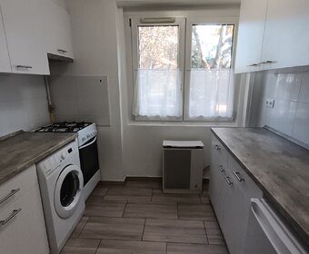 Eladó felújított kis lakás Székesfehérvár központi részén, a Prohászka úton!